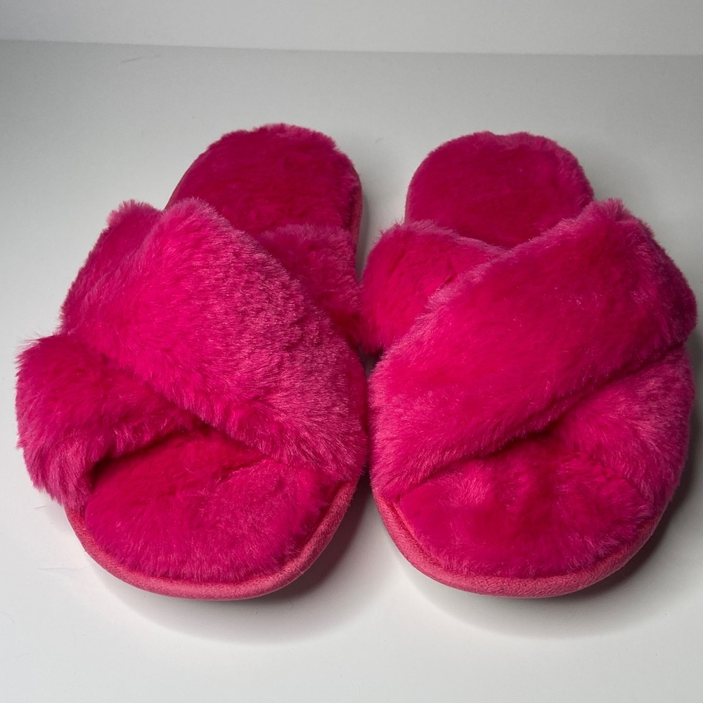 Avon Plush Fuchsia Slippers